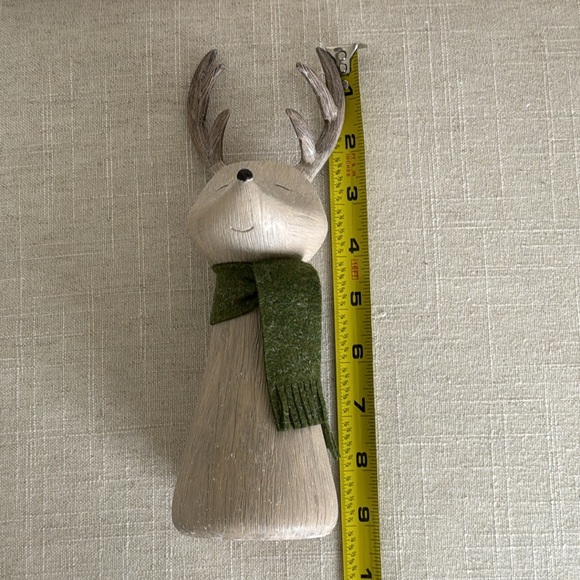 New! Reindeer Figurine - Picture 2 of 2